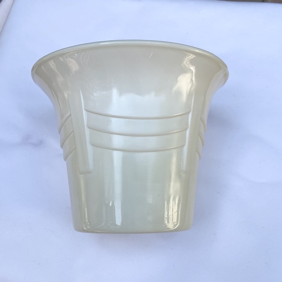 Vintage Art Deco Planter Jardiniere Pot Drapery Design Cream White Gorgeous 🥰 - Picture 3 of 7